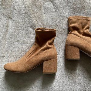 Steve Madden Tan Ankle Boot Gently Worn Size 6
